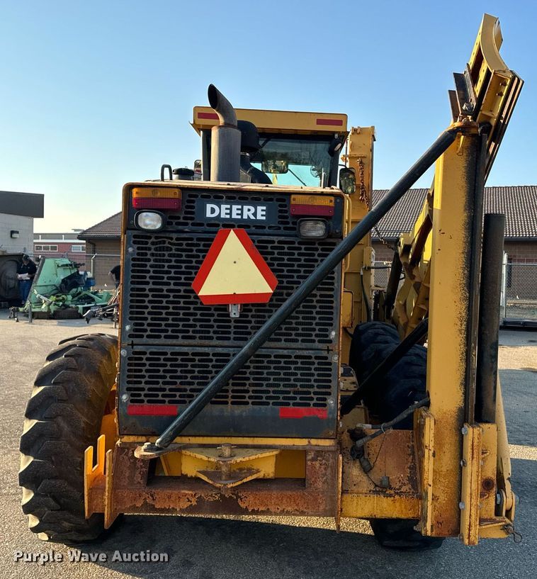 image for item DO1684 2001 John Deere 770CH motor grader