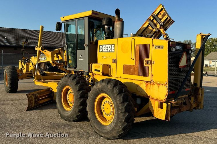 image for item DO1684 2001 John Deere 770CH motor grader