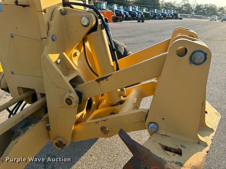 image for item DO1684 2001 John Deere 770CH motor grader