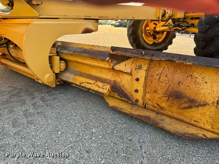 image for item DO1684 2001 John Deere 770CH motor grader