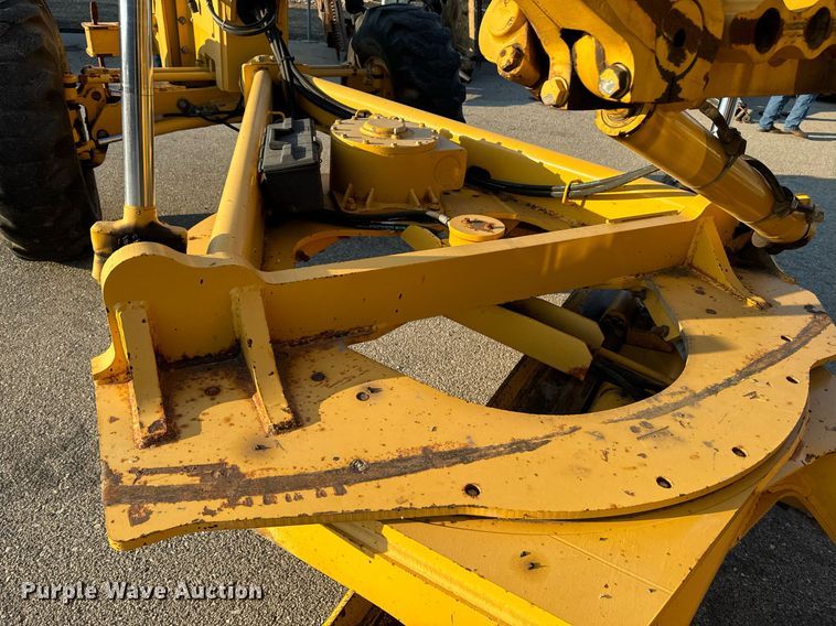 image for item DO1684 2001 John Deere 770CH motor grader