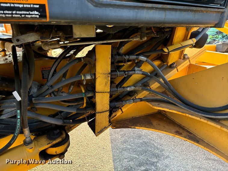 image for item DO1684 2001 John Deere 770CH motor grader