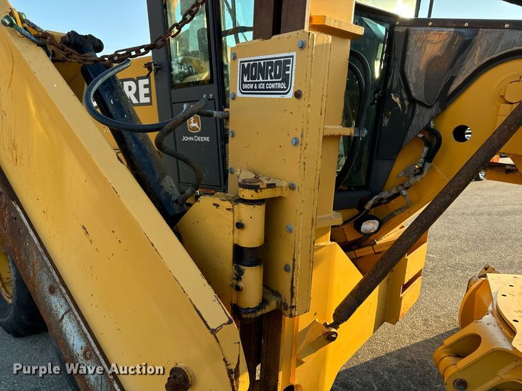 image for item DO1684 2001 John Deere 770CH motor grader