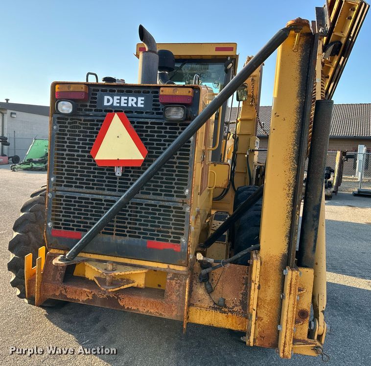 image for item DO1684 2001 John Deere 770CH motor grader