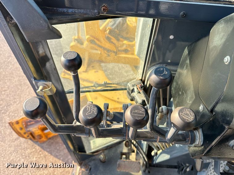 image for item DO1684 2001 John Deere 770CH motor grader