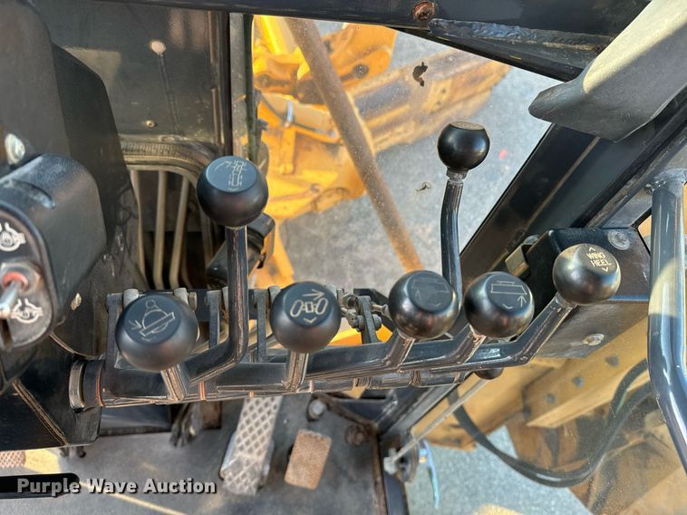 image for item DO1684 2001 John Deere 770CH motor grader