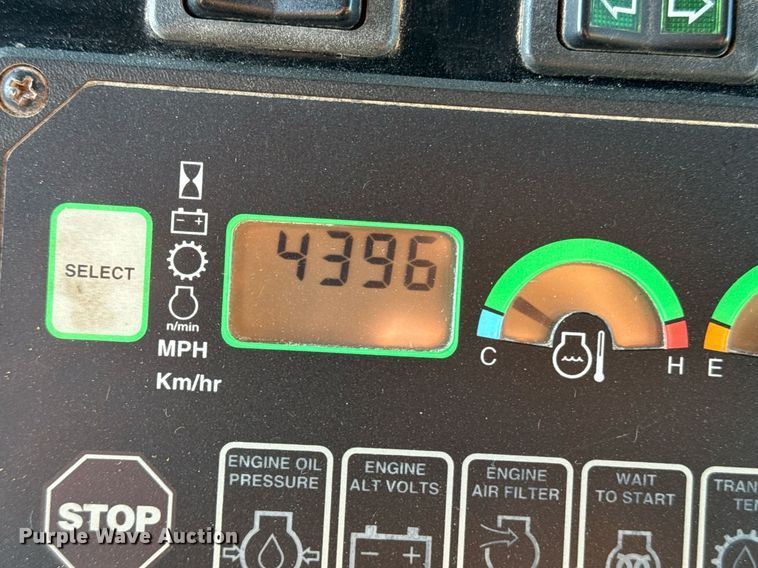 image for item DO1684 2001 John Deere 770CH motor grader