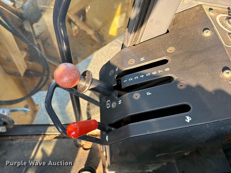 image for item DO1684 2001 John Deere 770CH motor grader