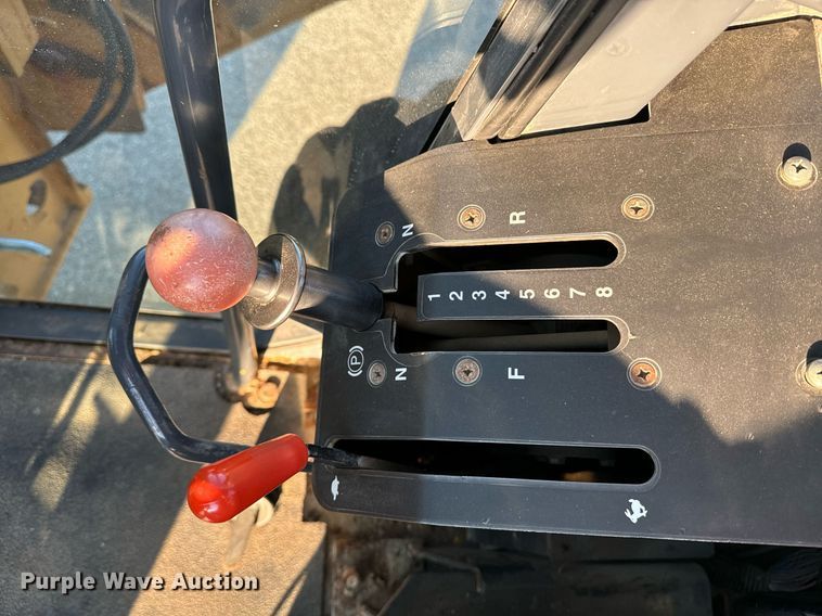 image for item DO1684 2001 John Deere 770CH motor grader