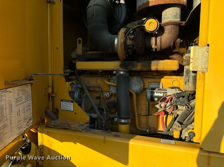 image for item DO1684 2001 John Deere 770CH motor grader