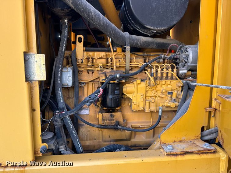 image for item DO1684 2001 John Deere 770CH motor grader