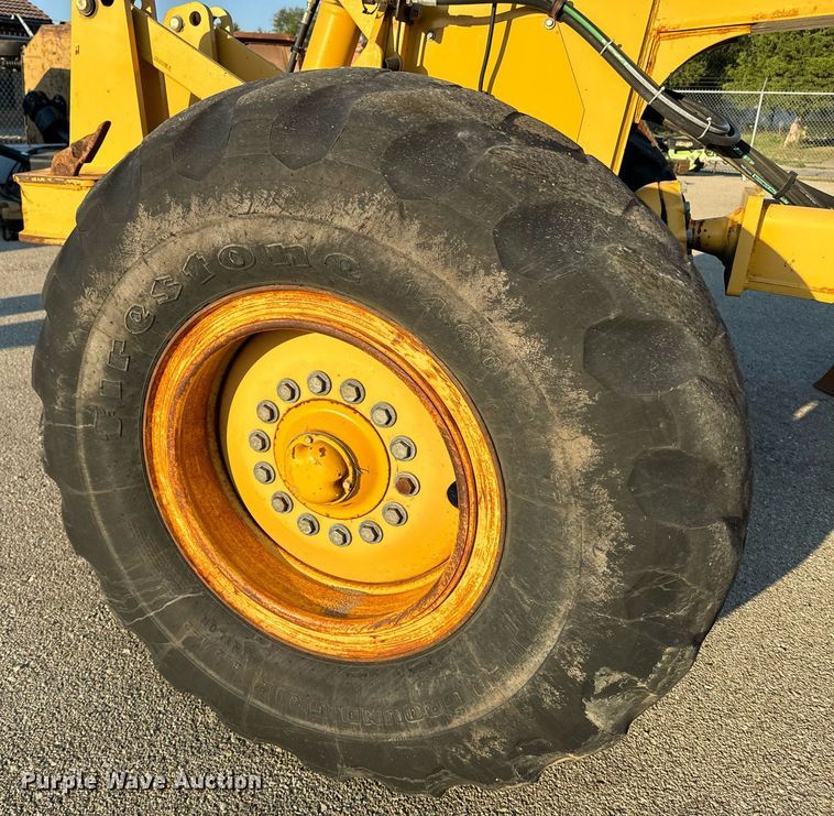 image for item DO1684 2001 John Deere 770CH motor grader