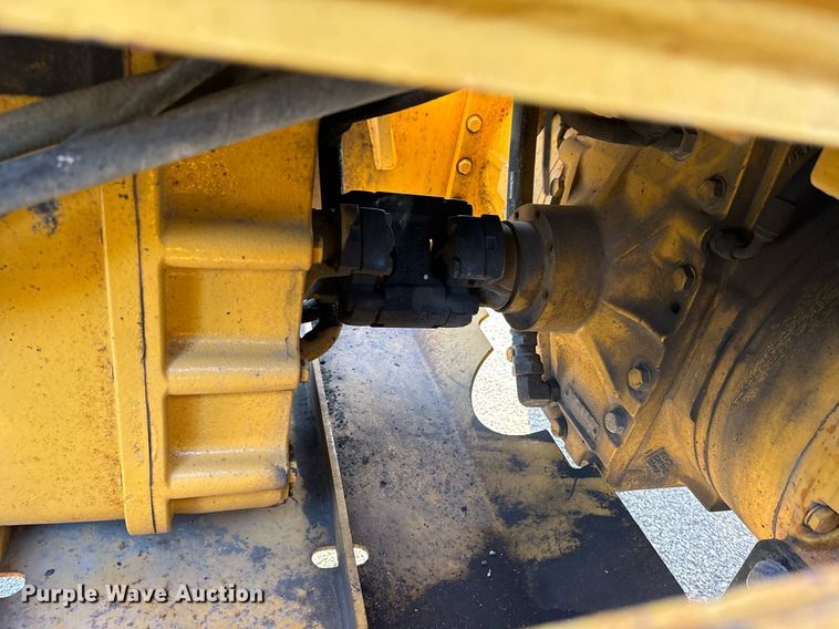 image for item DO1684 2001 John Deere 770CH motor grader