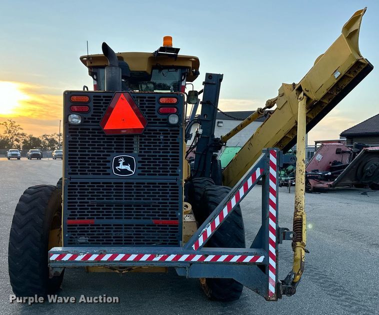 image for item DO1685 2006 John Deere 770D motor grader