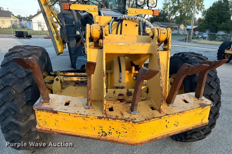 image for item DO1685 2006 John Deere 770D motor grader