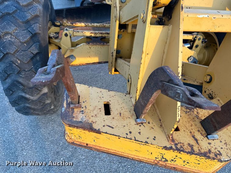 image for item DO1685 2006 John Deere 770D motor grader