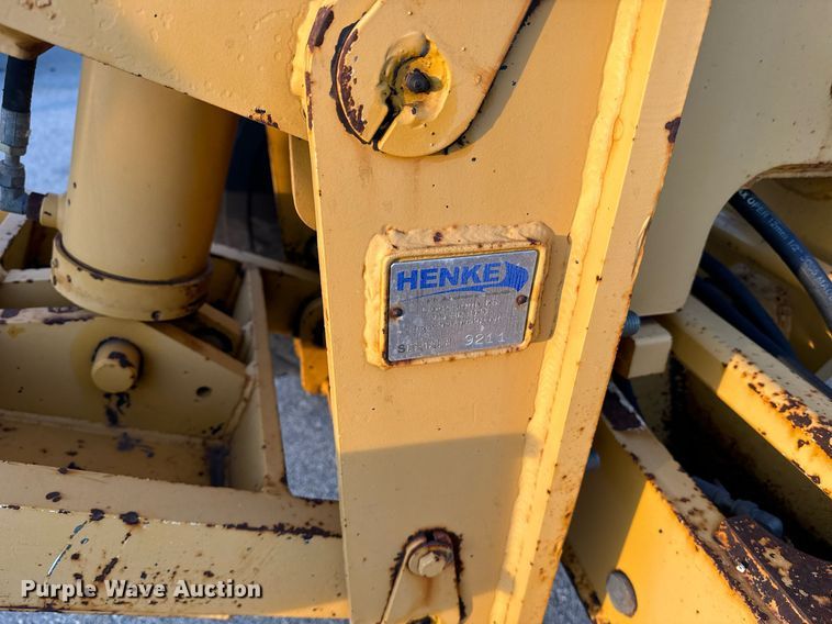 image for item DO1685 2006 John Deere 770D motor grader