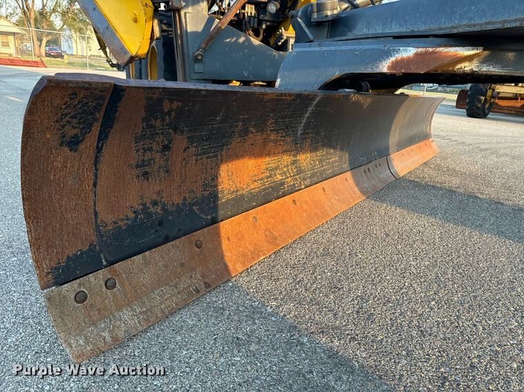 image for item DO1685 2006 John Deere 770D motor grader