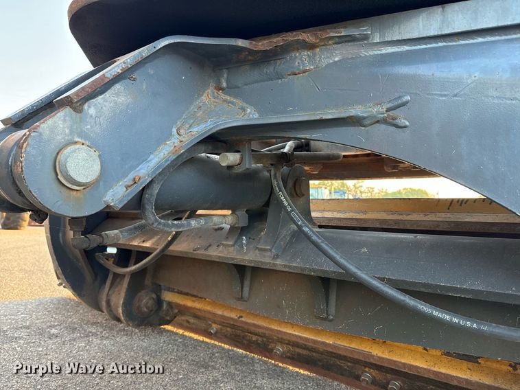 image for item DO1685 2006 John Deere 770D motor grader