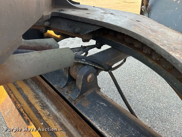 image for item DO1685 2006 John Deere 770D motor grader