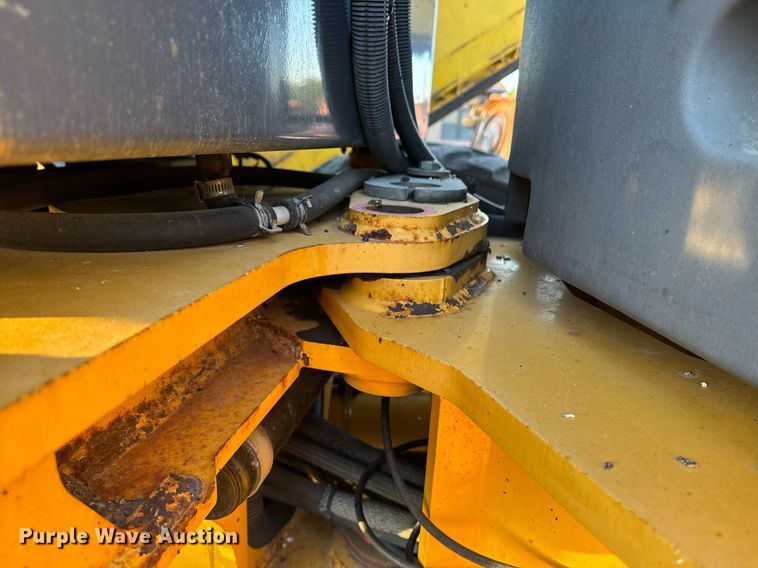 image for item DO1685 2006 John Deere 770D motor grader