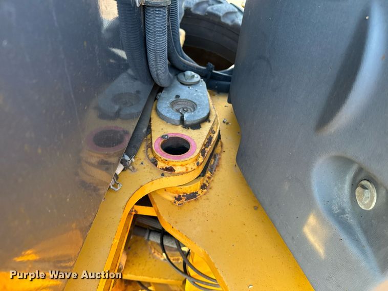 image for item DO1685 2006 John Deere 770D motor grader