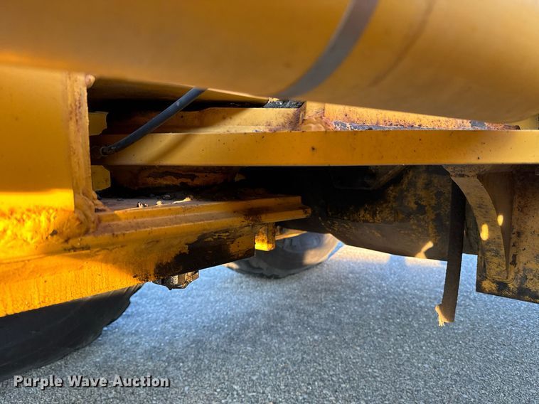 image for item DO1685 2006 John Deere 770D motor grader