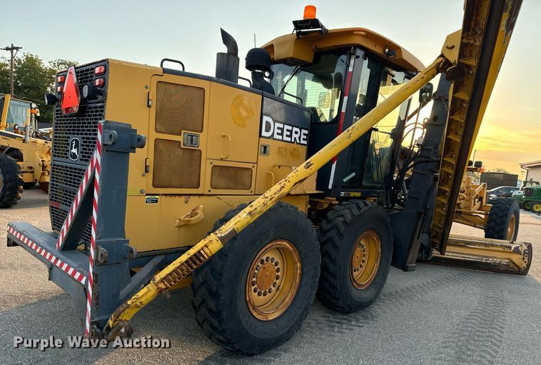 image for item DO1685 2006 John Deere 770D motor grader