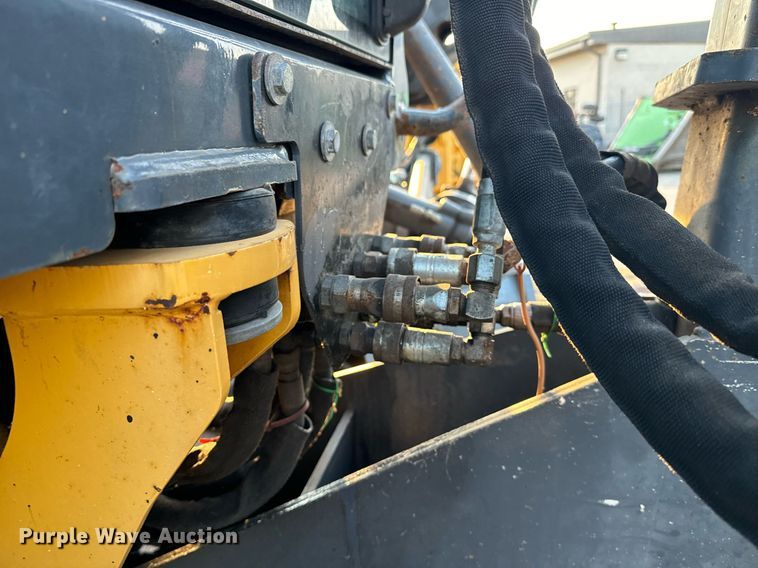 image for item DO1685 2006 John Deere 770D motor grader