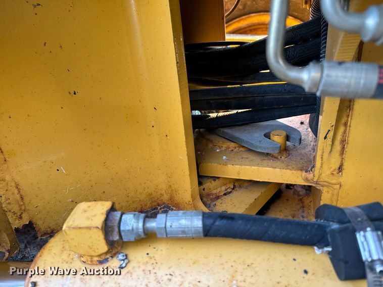 image for item DO1685 2006 John Deere 770D motor grader