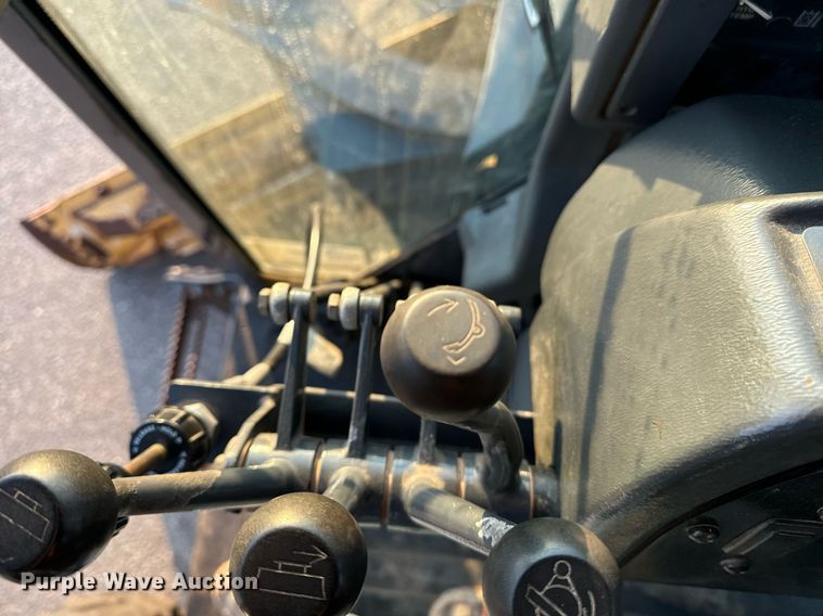 image for item DO1685 2006 John Deere 770D motor grader