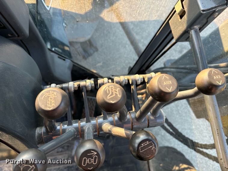 image for item DO1685 2006 John Deere 770D motor grader