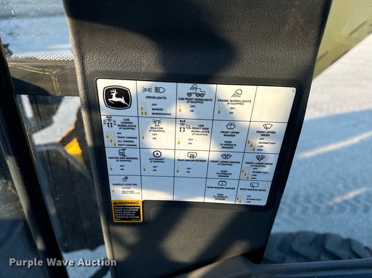 image for item DO1685 2006 John Deere 770D motor grader