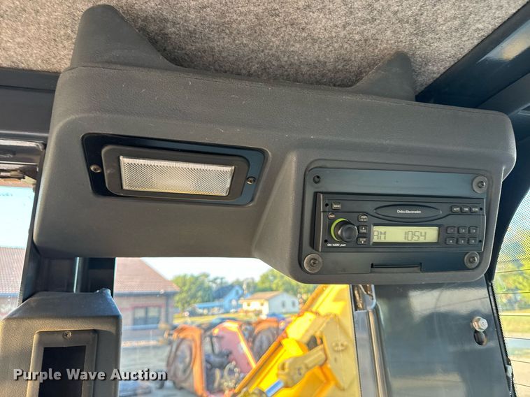 image for item DO1685 2006 John Deere 770D motor grader