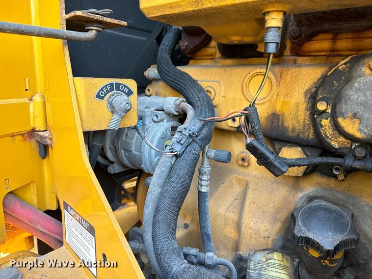 image for item DO1685 2006 John Deere 770D motor grader