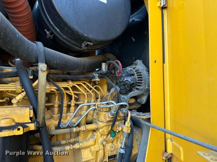 image for item DO1685 2006 John Deere 770D motor grader