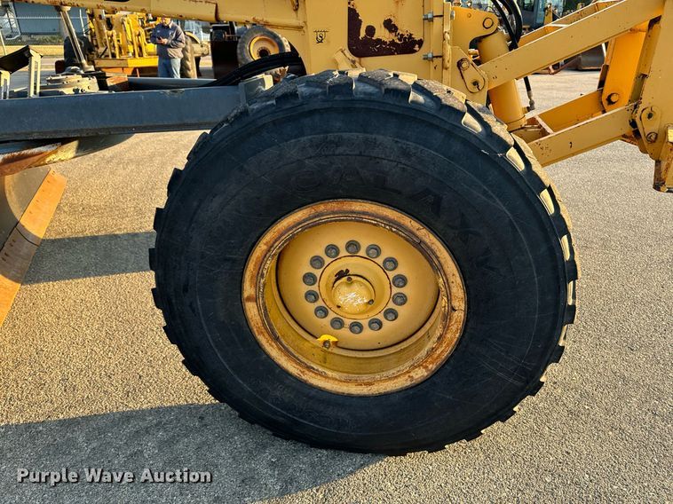 image for item DO1685 2006 John Deere 770D motor grader