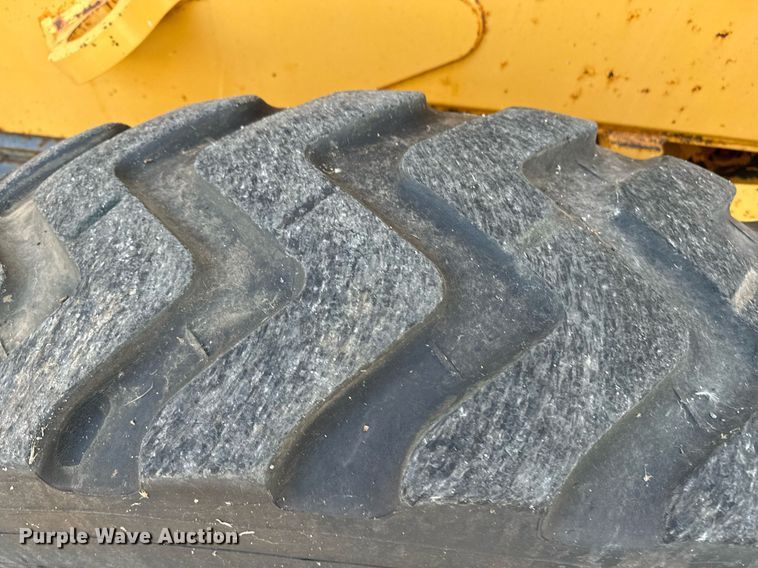 image for item DO1685 2006 John Deere 770D motor grader