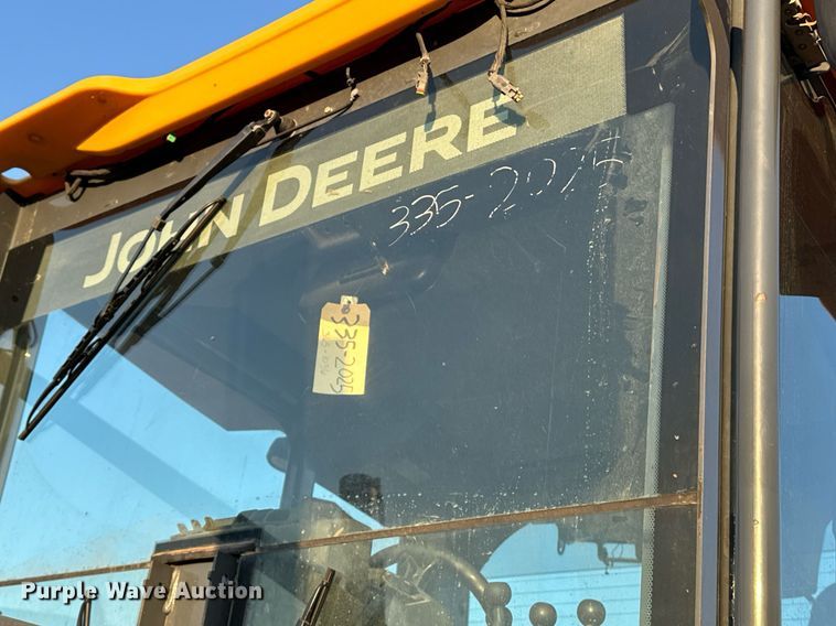 image for item DO1685 2006 John Deere 770D motor grader