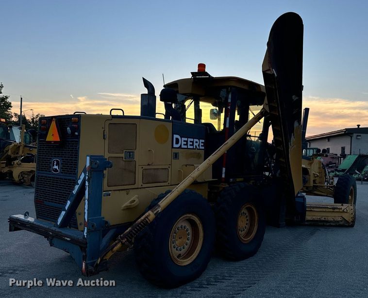 image for item DO1686 2006 John Deere 770D motor grader