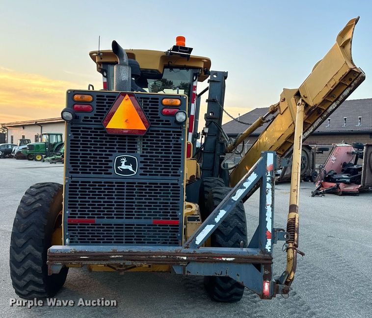image for item DO1686 2006 John Deere 770D motor grader