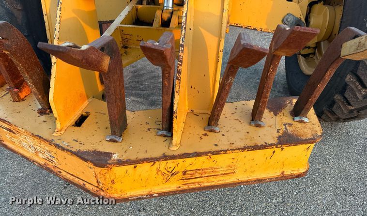 image for item DO1686 2006 John Deere 770D motor grader