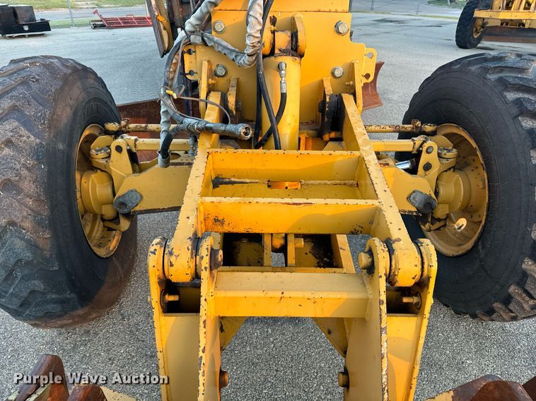 image for item DO1686 2006 John Deere 770D motor grader