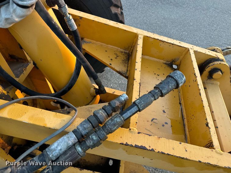 image for item DO1686 2006 John Deere 770D motor grader