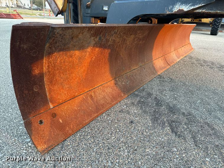 image for item DO1686 2006 John Deere 770D motor grader