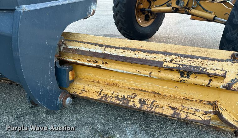 image for item DO1686 2006 John Deere 770D motor grader