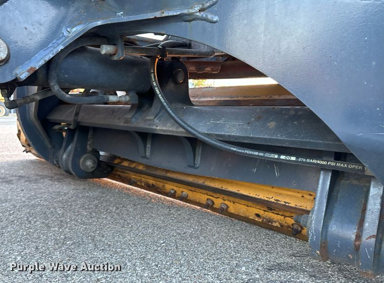 image for item DO1686 2006 John Deere 770D motor grader