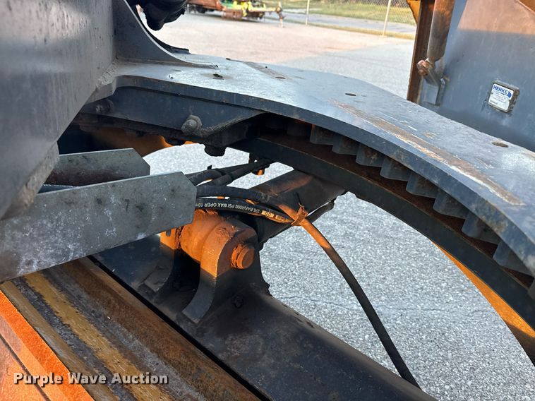 image for item DO1686 2006 John Deere 770D motor grader