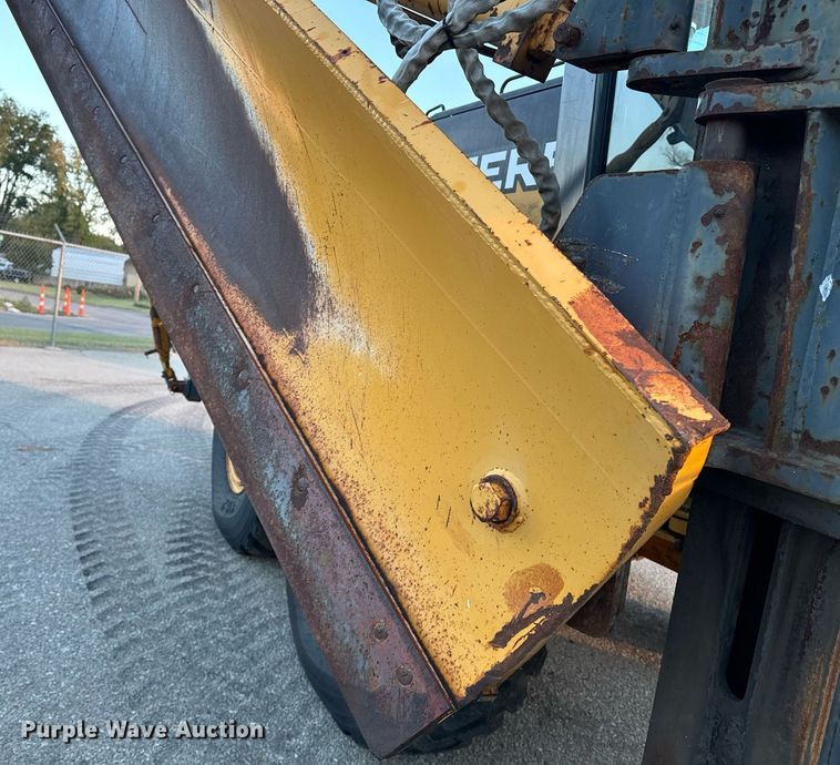 image for item DO1686 2006 John Deere 770D motor grader