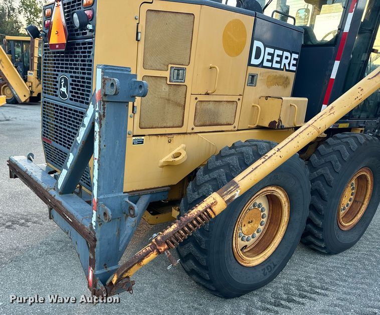 image for item DO1686 2006 John Deere 770D motor grader